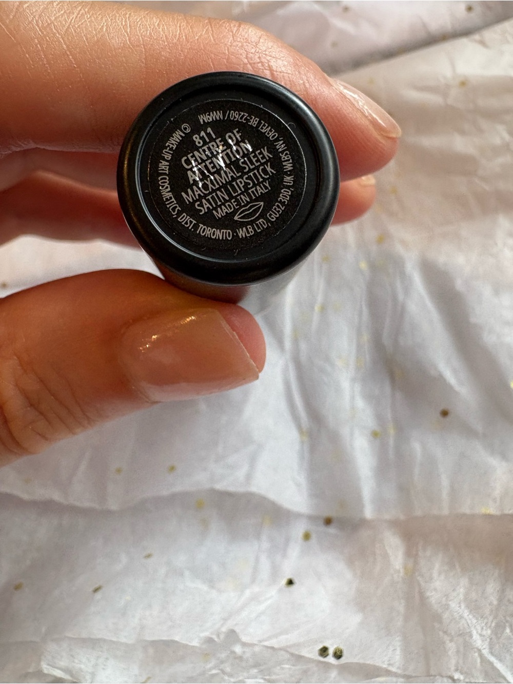 New M·A·Cximal Sleek Satin Lipstick in center of attention - Picture 3 of 4